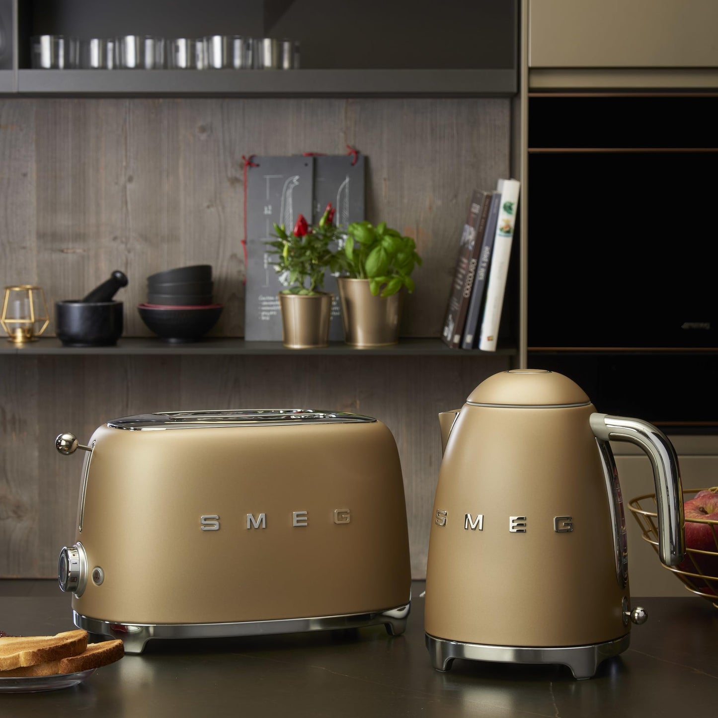 SMEG 2 Slice Toaster with 6 Presets and Defrost Function and Removable Crumb Tray TSF01CHMUS, Matte Champagne