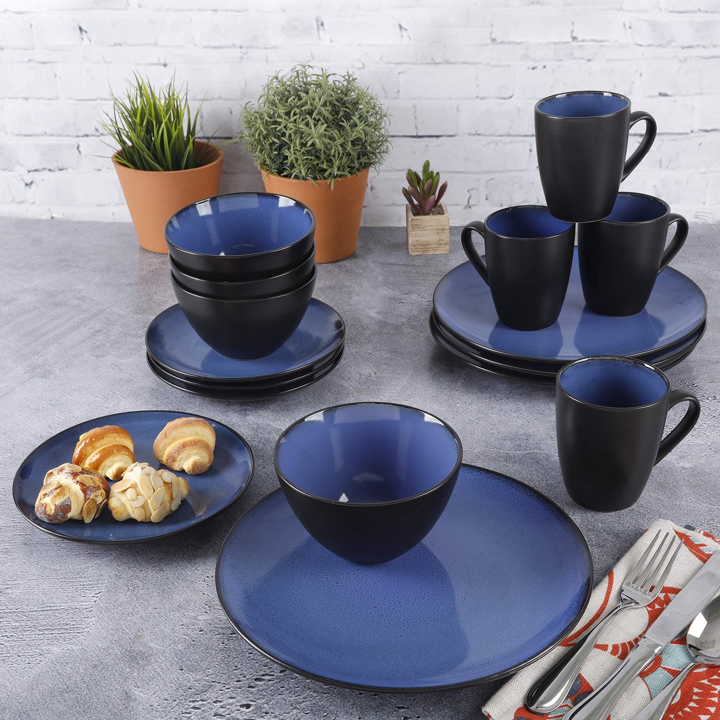 Gibson Soho Lounge Round Reactive Glaze Stoneware Dinnerware Set, Service for 4 (16pc), Blue, Soho Round.