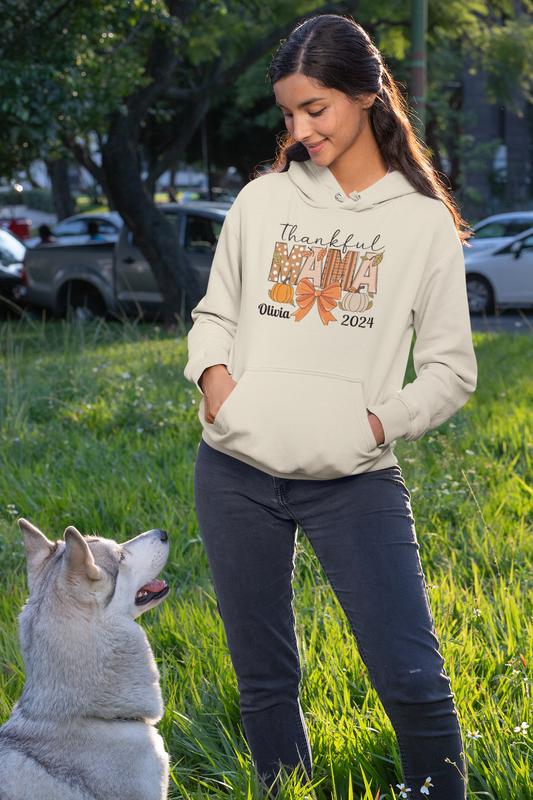 Personalized Thankful Mama Hoodie, Sweatshirt & T-Shirt